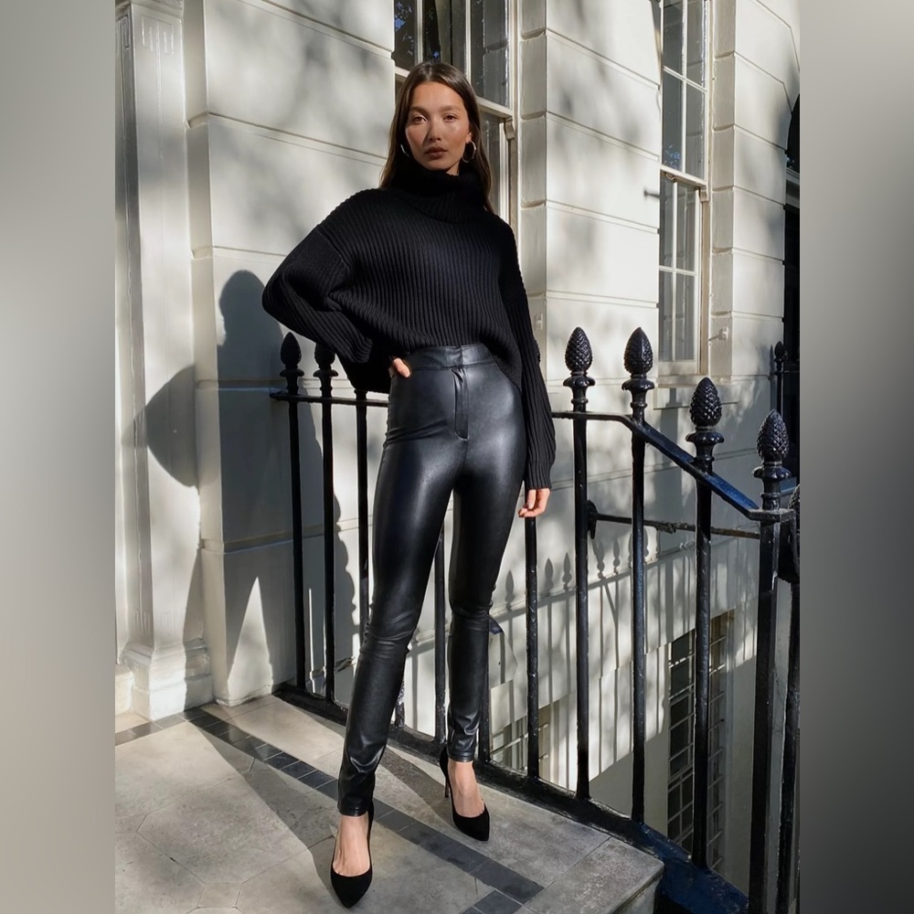 ARITZIA - Babaton - womans size 4 Caspian vegan leather pant - black